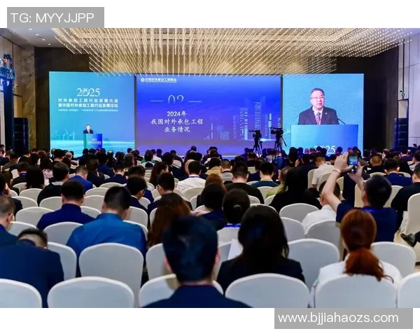 围绕球队战术创新与调整提升整体竞技水平的策略研究与实践