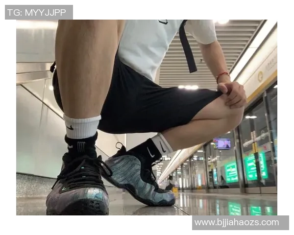 探索球袜的多重功能与时尚风潮如何影响运动员表现及日常穿搭趋势