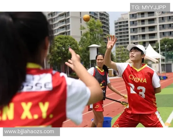 重庆网球队进攻策略揭秘:深度解析网球战术与技巧的完美结合 重庆网球队进攻策略揭秘:深度解析网球战术与技巧的完美结合