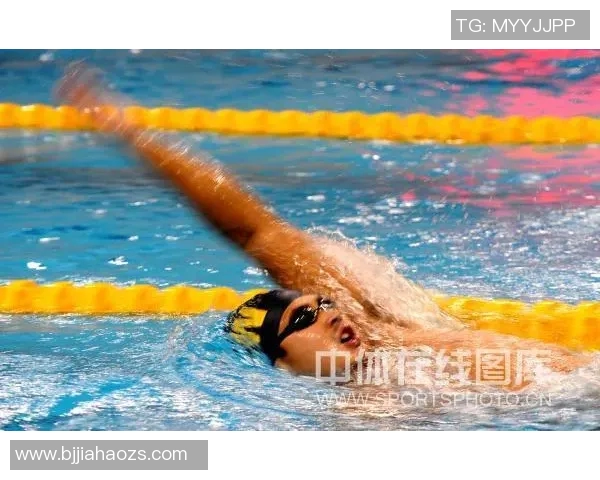 仰泳比赛规则详解及注意事项分析，助力运动员提升竞技水平