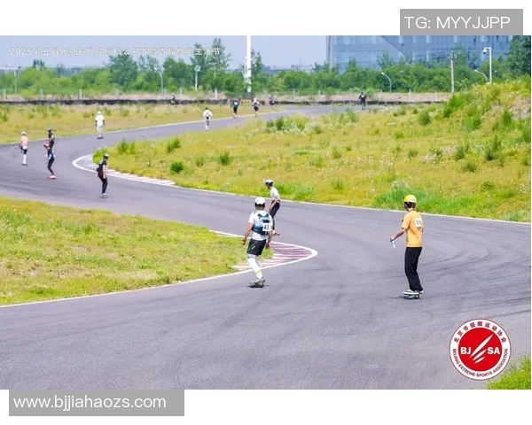 城市马拉松评析：广州滑板队在赛事中的团队意识与表现探讨